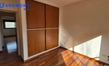 Oficina con palier privado al frente de 82m2