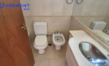 Oficina con palier privado al frente de 82m2