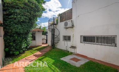 Casa en  venta, En Quilmes, lote propio, APTO CREDITO