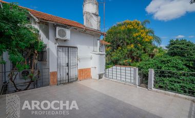 Casa en  venta, En Quilmes, lote propio, APTO CREDITO