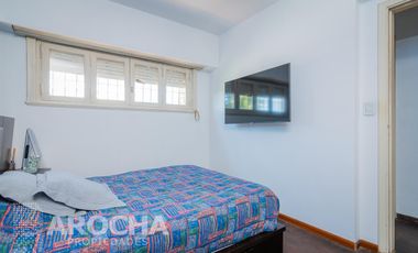 Casa en  venta, En Quilmes, lote propio, APTO CREDITO