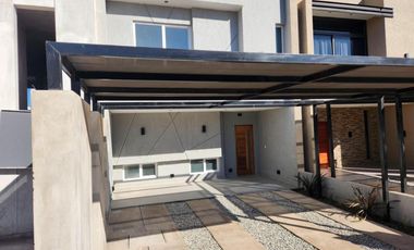 Dúplex en venta - 3 Dormitorios 3 Baños - Córdoba