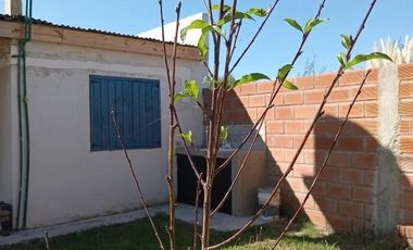 Casa en venta - 2 Dormitorios 1 Baño - Mar del Tuyú