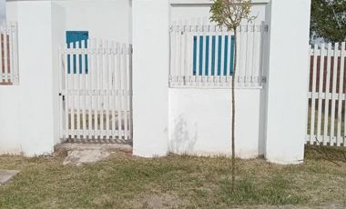 Casa en venta - 2 Dormitorios 1 Baño - Mar del Tuyú