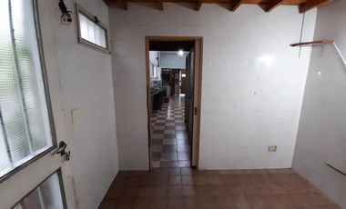 Alquiler de Local en Lanús Este 380 m2 en Esquina