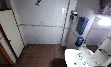 Alquiler de Local en Lanús Este 380 m2 en Esquina