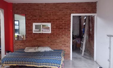 Casa a refaccionar en venta - 2 Dormitorios 2 Baños - 200Mts2 - Guernica