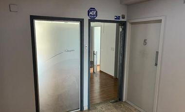 Exclusivo semipiso de oficina en Alquiler, con Balcón y Cochera - Núñez