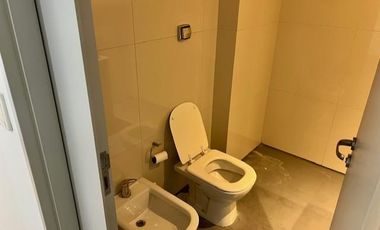 Exclusivo semipiso de oficina en Alquiler, con Balcón y Cochera - Núñez