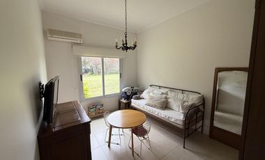 Casa de 4 Amb. sobre terreno de 3700m2 a la venta en Cañuelas
