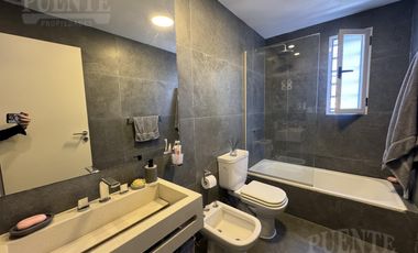 Casa en venta en Marco Avellaneda 771, Remedios de Escalada en estado IMPECABLE