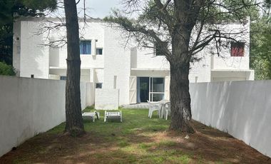 Casa-Dúplex en  calle 98 entre 23 y 25