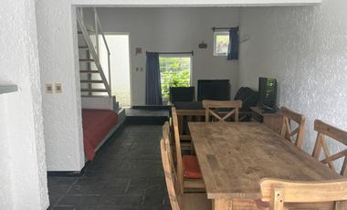 Casa-Dúplex en  calle 98 entre 23 y 25