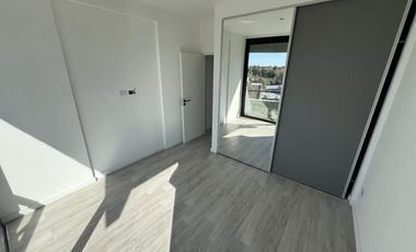 Venta Departamento en Duplex 4 ambientes con Terraza en  Tigre