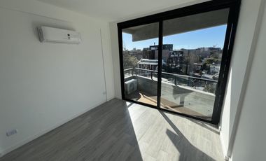 Venta Departamento en Duplex 4 ambientes con Terraza en  Tigre