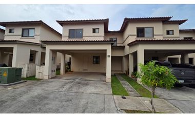 CASA EN VENTA WOODLANDS PANAMA PACIFICO