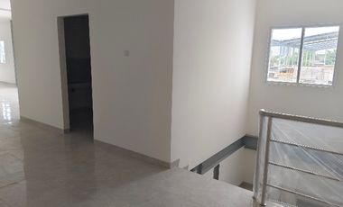 Gudang Luas 2000 sd 4000 disewakan  di Delta silicon 5