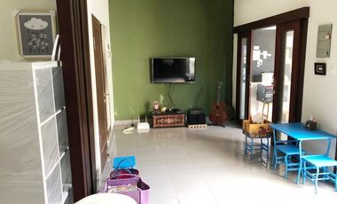 Rumah di kompleks perumahan Meninting Garden Lombok