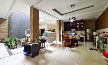 Dijual Rumah Mewah, Lokasi Strategis 5 Menit ke kampus UII, Amikom, UPN dan Pakuwon Mall.