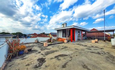 Dijual Rumah Mewah, Lokasi Strategis 5 Menit ke kampus UII, Amikom, UPN dan Pakuwon Mall.