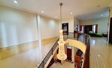 Dijual Rumah Mewah, Lokasi Strategis 5 Menit ke kampus UII, Amikom, UPN dan Pakuwon Mall.
