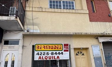Departamento Tipo Casa en alquiler en Lanus Este