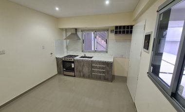 Departamento Tipo Casa en alquiler en Lanus Este