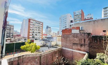 ALQUILER MONOAMBIENTE CON COCHERA ALMAGRO