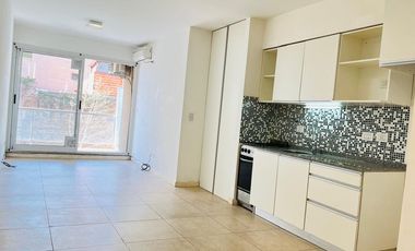ALQUILER MONOAMBIENTE CON COCHERA ALMAGRO