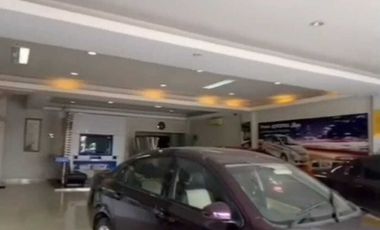 Di Jual Gedung Show Room Include Bengkel beserta seluruh isinya