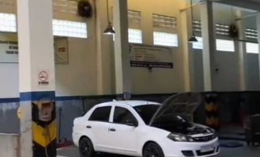 Di Jual Gedung Show Room Include Bengkel beserta seluruh isinya