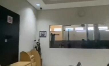 Di Jual Gedung Show Room Include Bengkel beserta seluruh isinya