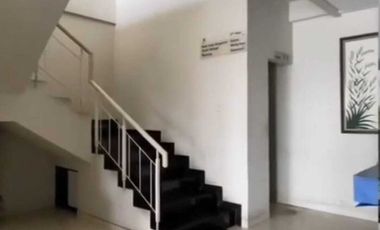 Di Jual Gedung Show Room Include Bengkel beserta seluruh isinya