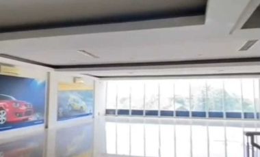 Di Jual Gedung Show Room Include Bengkel beserta seluruh isinya