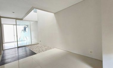 Disewakan rumah minimalis terawat di Citraland