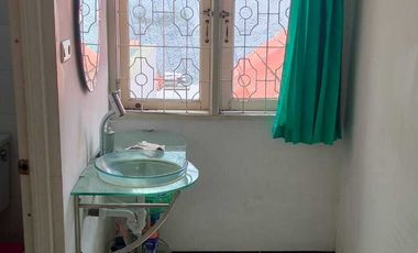 DISEWAKAN RUMAH NGINDEN INTAN