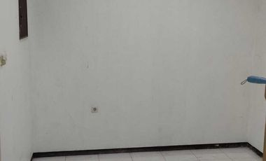 DISEWAKAN RUMAH NGINDEN INTAN