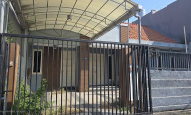 DISEWAKAN RUMAH NGINDEN INTAN