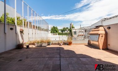 Espectacular Dpto con terraza y cochera en Saavedra