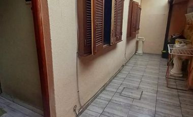 PH en venta - 4 Dormitorios 2 Baños - Ituzaingó