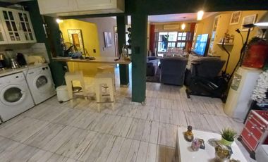 PH en venta - 4 Dormitorios 2 Baños - Ituzaingó