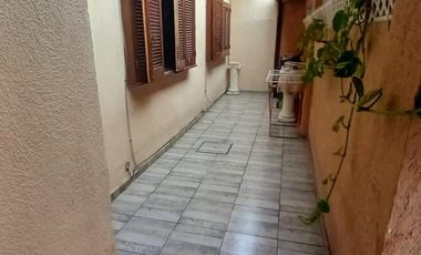 PH en venta - 4 Dormitorios 2 Baños - Ituzaingó