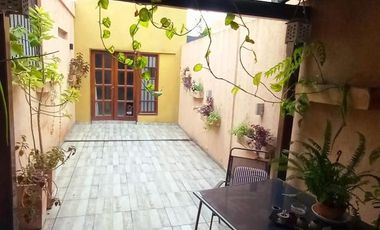 PH en venta - 4 Dormitorios 2 Baños - Ituzaingó