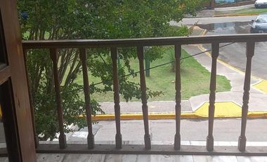 PH en venta - 4 Dormitorios 2 Baños - Ituzaingó