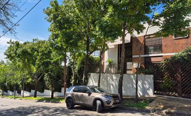 Venta Departamento La Lucila Vista al rio 6 ambientes 2 cocheras