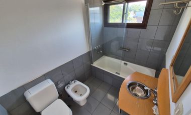 Venta Departamento La Lucila Vista al rio 6 ambientes 2 cocheras