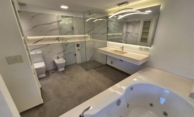 Venta Departamento La Lucila Vista al rio 6 ambientes 2 cocheras