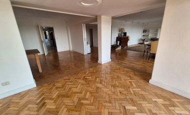 Venta Departamento La Lucila Vista al rio 6 ambientes 2 cocheras