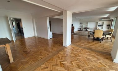 Venta Departamento La Lucila Vista al rio 6 ambientes 2 cocheras