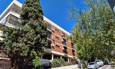 Venta Departamento La Lucila Vista al rio 6 ambientes 2 cocheras